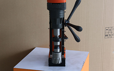 磁力鉆在使用過(guò)程中要注意哪些事項(xiàng)？